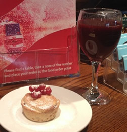 mulled wine and mince pie